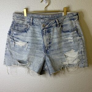 American Eagle Outfitters- Mom short- Strigid Light Blue Jeans-16